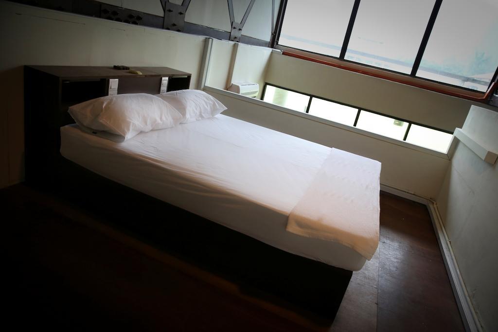 Bb Bunkers Hostel Santubong Szoba fotó